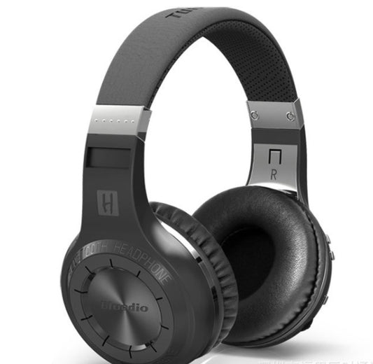 Bluedio Wireless Headphones in White and Silver with Bluetooth connectivity and over-ear design